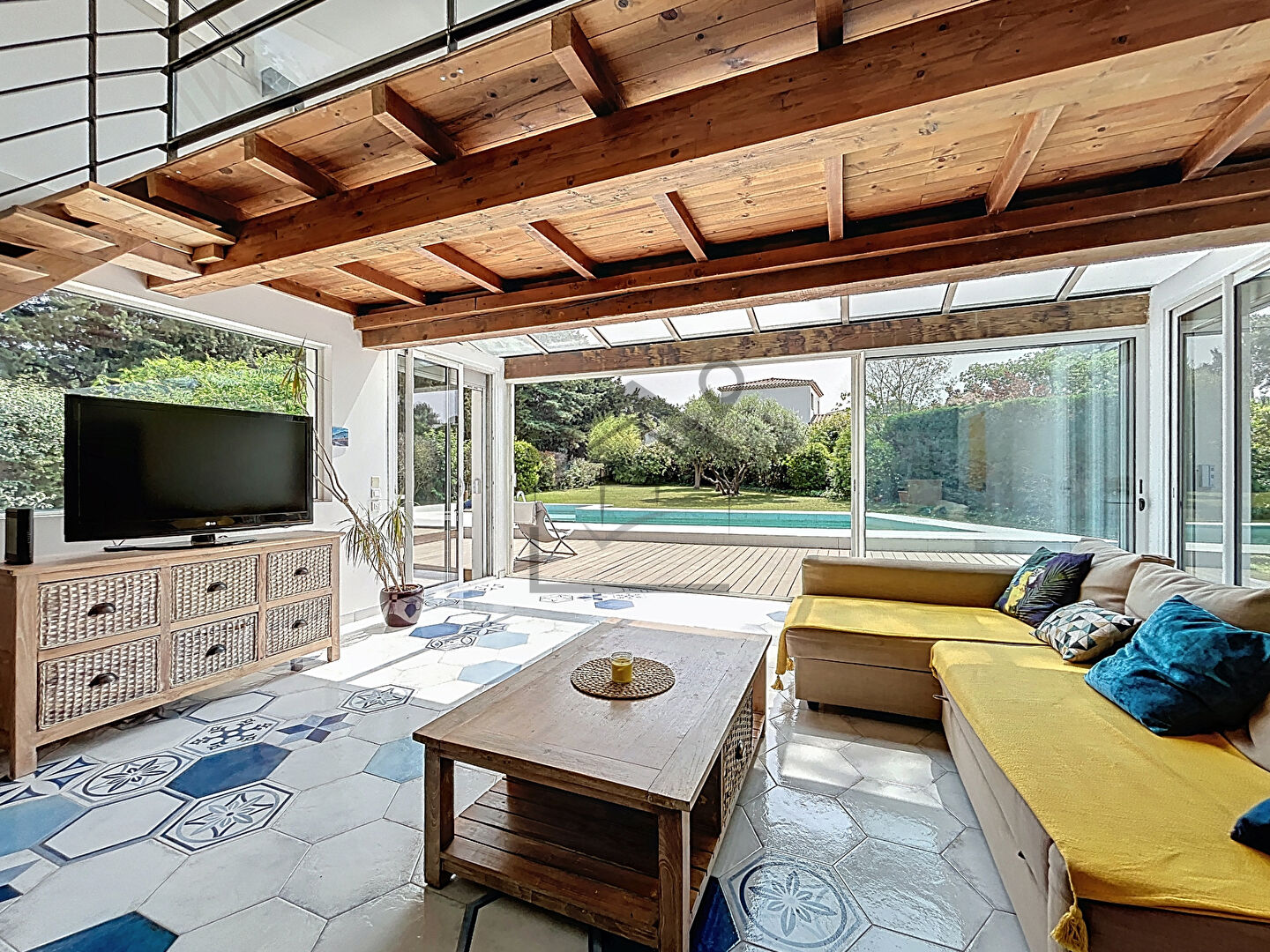 Villa avec piscine. 3\/11