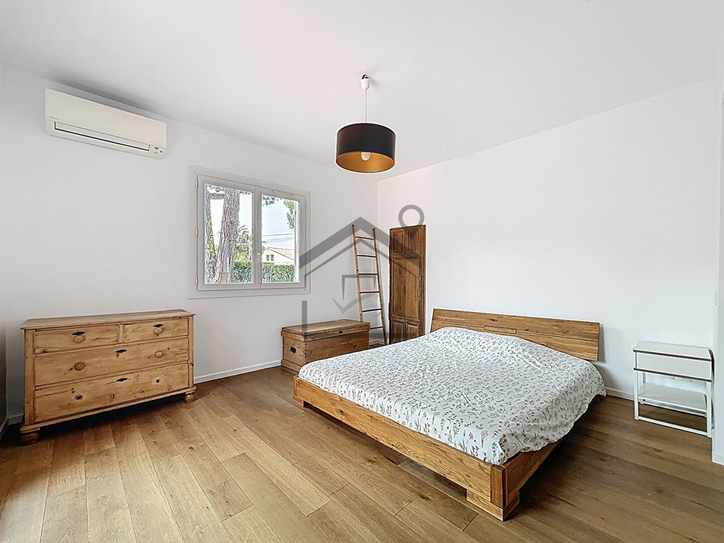 Villa avec piscine. 5\/11